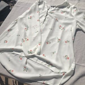 Lovely sheer flower blouse (NYDJ L top)